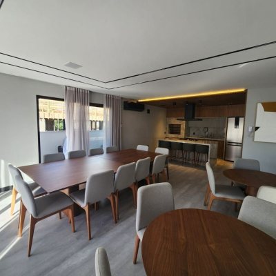 Apartamentos com 31m², 1 quarto, 1 garagem, no bairro Centro em Florianópolis