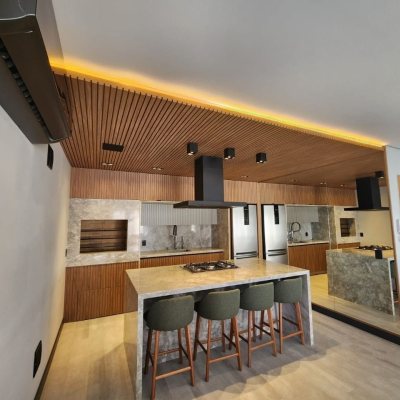 Apartamentos com 31m², 1 quarto, 1 garagem, no bairro Centro em Florianópolis