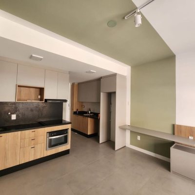 Apartamentos com 31m², 1 quarto, 1 garagem, no bairro Centro em Florianópolis