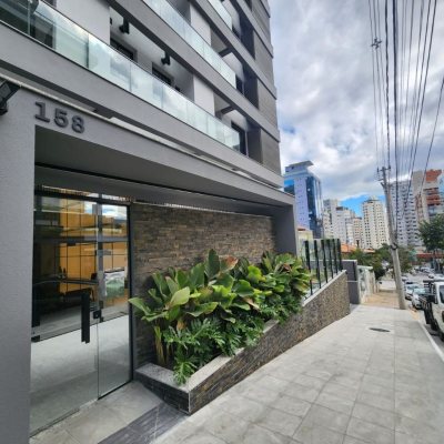 Apartamentos com 31m², 1 quarto, 1 garagem, no bairro Centro em Florianópolis