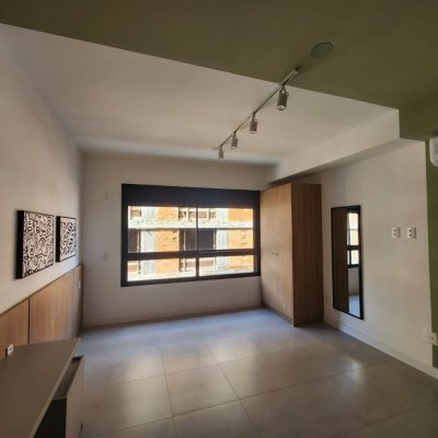 Apartamentos com 31m², 1 quarto, 1 garagem, no bairro Centro em Florianópolis