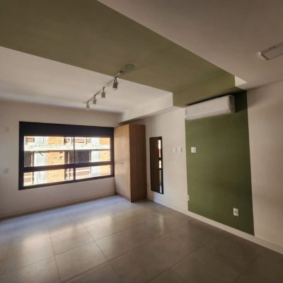 Apartamentos com 31m², 1 quarto, 1 garagem, no bairro Centro em Florianópolis