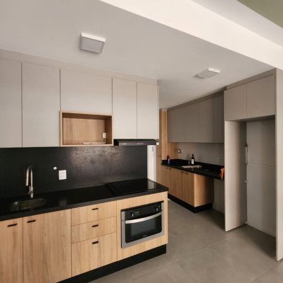 Apartamentos com 31m², 1 quarto, 1 garagem, no bairro Centro em Florianópolis