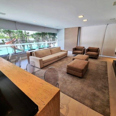 Apartamentos com 93m², 3 quartos, 1 suíte, 1 garagem, no bairro Centro em Florianópolis