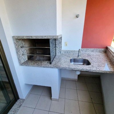 Apartamentos com 93m², 3 quartos, 1 suíte, 1 garagem, no bairro Centro em Florianópolis