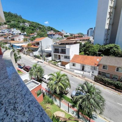 Apartamentos com 93m², 3 quartos, 1 suíte, 1 garagem, no bairro Centro em Florianópolis