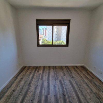 Apartamentos com 93m², 3 quartos, 1 suíte, 1 garagem, no bairro Centro em Florianópolis