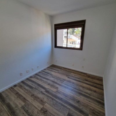 Apartamentos com 93m², 3 quartos, 1 suíte, 1 garagem, no bairro Centro em Florianópolis
