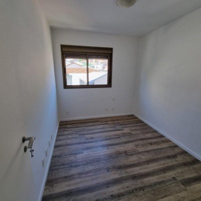 Apartamentos com 93m², 3 quartos, 1 suíte, 1 garagem, no bairro Centro em Florianópolis