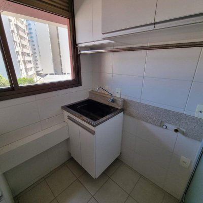 Apartamentos com 93m², 3 quartos, 1 suíte, 1 garagem, no bairro Centro em Florianópolis