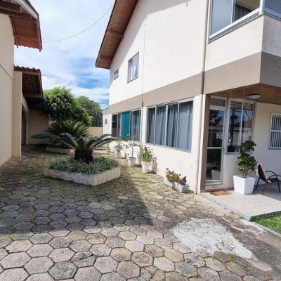 Apartamentos com 77m², 2 quartos, 1 suíte, 2 garagens, no bairro Santinho em Florianópolis