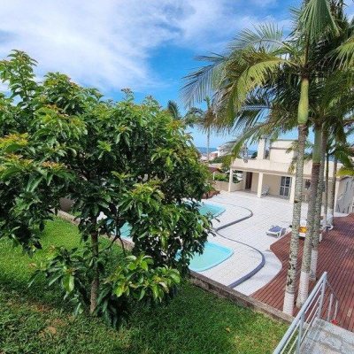 Apartamentos com 77m², 2 quartos, 1 suíte, 2 garagens, no bairro Santinho em Florianópolis