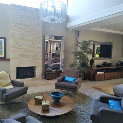 Casa em Condomínio com 393m², 4 quartos, 4 suítes, 2 garagens, no bairro Santa Mônica em Florianópolis