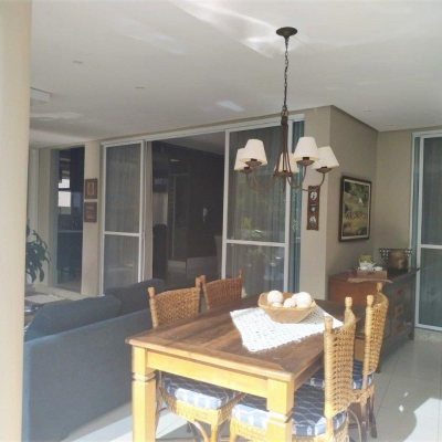 Casa em Condomínio com 393m², 4 quartos, 4 suítes, 2 garagens, no bairro Santa Mônica em Florianópolis