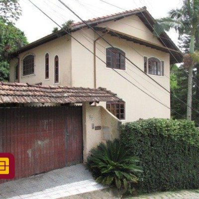 Casa Residencial com 160m², 4 quartos, 1 suíte, 2 garagens, no bairro Saco Dos Limões em Florianópolis