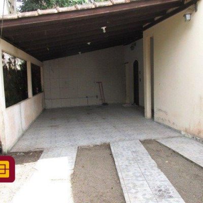 Casa Residencial com 160m², 4 quartos, 1 suíte, 2 garagens, no bairro Saco Dos Limões em Florianópolis