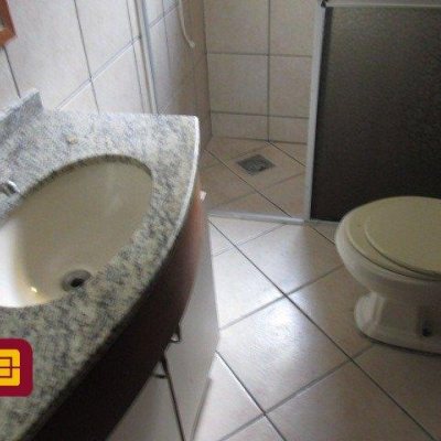 Casa Residencial com 160m², 4 quartos, 1 suíte, 2 garagens, no bairro Saco Dos Limões em Florianópolis