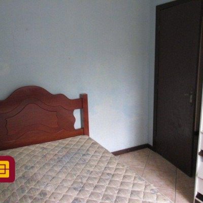 Casa Residencial com 160m², 4 quartos, 1 suíte, 2 garagens, no bairro Saco Dos Limões em Florianópolis