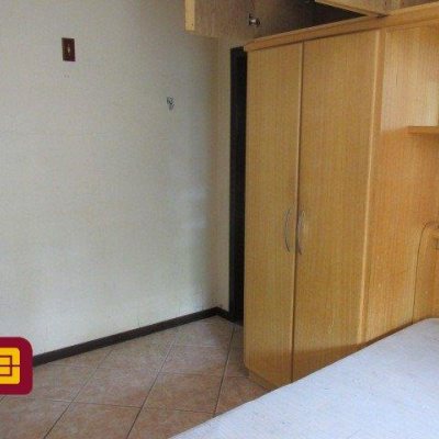 Casa Residencial com 160m², 4 quartos, 1 suíte, 2 garagens, no bairro Saco Dos Limões em Florianópolis