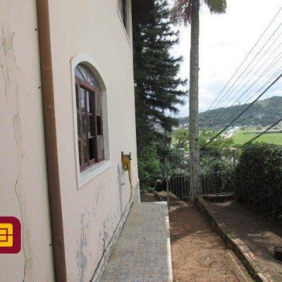Casa Residencial com 160m², 4 quartos, 1 suíte, 2 garagens, no bairro Saco Dos Limões em Florianópolis