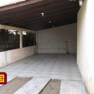 Casa Residencial com 160m², 4 quartos, 1 suíte, 2 garagens, no bairro Saco Dos Limões em Florianópolis