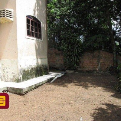 Casa Residencial com 160m², 4 quartos, 1 suíte, 2 garagens, no bairro Saco Dos Limões em Florianópolis