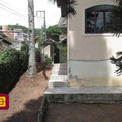 Casa Residencial com 160m², 4 quartos, 1 suíte, 2 garagens, no bairro Saco Dos Limões em Florianópolis