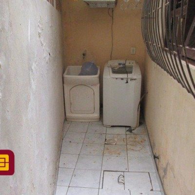 Casa Residencial com 160m², 4 quartos, 1 suíte, 2 garagens, no bairro Saco Dos Limões em Florianópolis