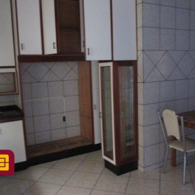 Casa Residencial com 160m², 4 quartos, 1 suíte, 2 garagens, no bairro Saco Dos Limões em Florianópolis