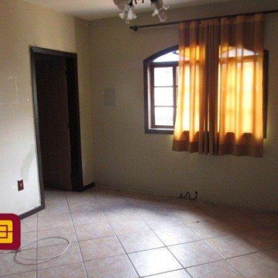 Casa Residencial com 160m², 4 quartos, 1 suíte, 2 garagens, no bairro Saco Dos Limões em Florianópolis