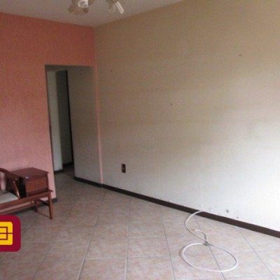 Casa Residencial com 160m², 4 quartos, 1 suíte, 2 garagens, no bairro Saco Dos Limões em Florianópolis