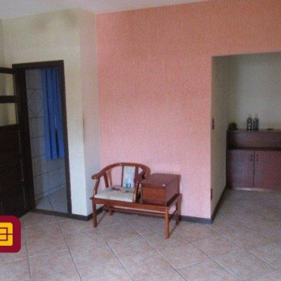 Casa Residencial com 160m², 4 quartos, 1 suíte, 2 garagens, no bairro Saco Dos Limões em Florianópolis