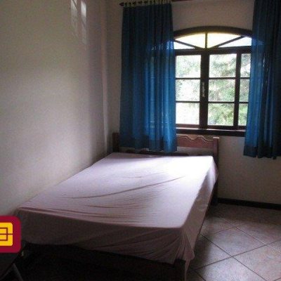 Casa Residencial com 160m², 4 quartos, 1 suíte, 2 garagens, no bairro Saco Dos Limões em Florianópolis