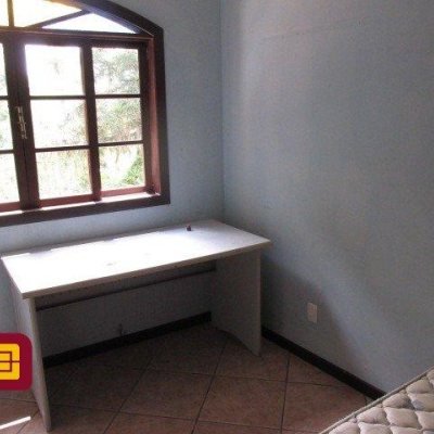 Casa Residencial com 160m², 4 quartos, 1 suíte, 2 garagens, no bairro Saco Dos Limões em Florianópolis