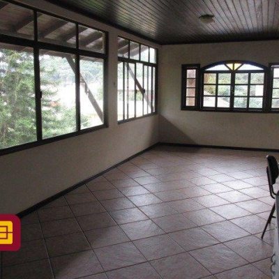 Casa Residencial com 160m², 4 quartos, 1 suíte, 2 garagens, no bairro Saco Dos Limões em Florianópolis