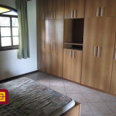 Casa Residencial com 160m², 4 quartos, 1 suíte, 2 garagens, no bairro Saco Dos Limões em Florianópolis