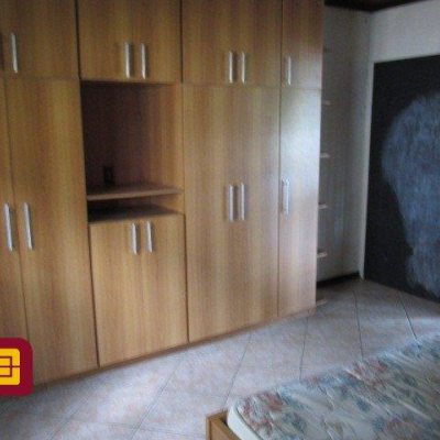 Casa Residencial com 160m², 4 quartos, 1 suíte, 2 garagens, no bairro Saco Dos Limões em Florianópolis