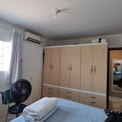 Casa Residencial com 150m², 5 quartos, 2 garagens, no bairro Tapera da Base em Florianópolis