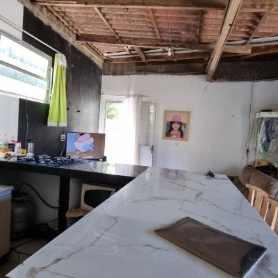 Casa Residencial com 150m², 5 quartos, 2 garagens, no bairro Tapera da Base em Florianópolis