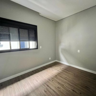 Casa Residencial com 126m², 3 quartos, 1 suíte, 2 garagens, no bairro Campeche em Florianópolis