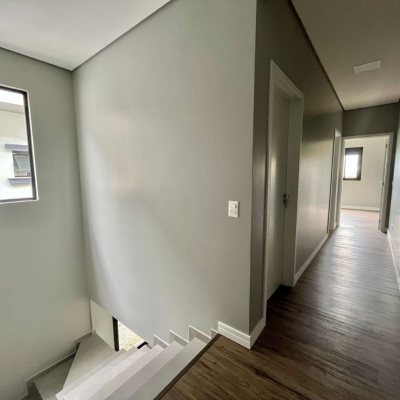 Casa Residencial com 126m², 3 quartos, 1 suíte, 2 garagens, no bairro Campeche em Florianópolis