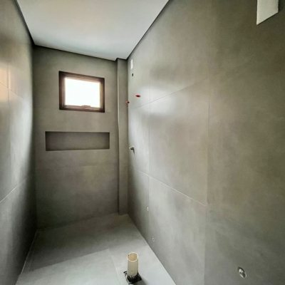 Casa Residencial com 126m², 3 quartos, 1 suíte, 2 garagens, no bairro Campeche em Florianópolis