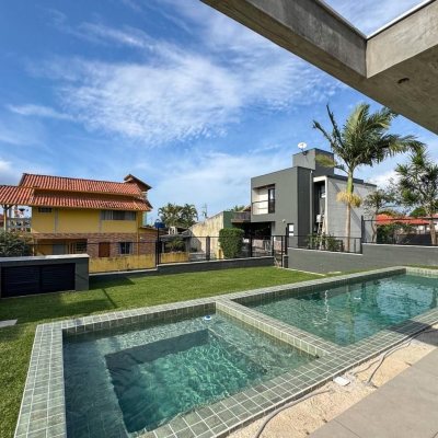 Casa Residencial com 333m², 4 quartos, 3 suítes, 2 garagens, no bairro Campeche em Florianópolis