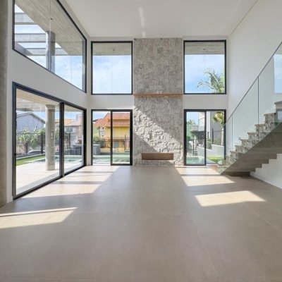 Casa Residencial com 333m², 4 quartos, 3 suítes, 2 garagens, no bairro Campeche em Florianópolis