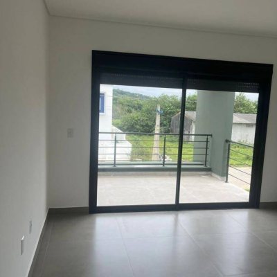 Casa Residencial com 154m², 3 quartos, 1 suíte, 2 garagens, no bairro Ribeirão Da Ilha em Florianópolis