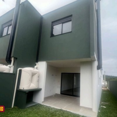 Casa Residencial com 154m², 3 quartos, 1 suíte, 2 garagens, no bairro Ribeirão Da Ilha em Florianópolis