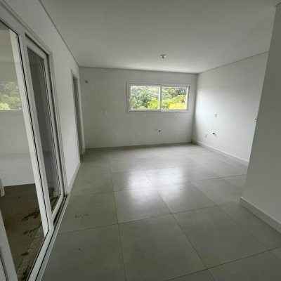 Casa Residencial com 112m², 3 quartos, 1 suíte, 2 garagens, no bairro Rio Tavares em Florianópolis