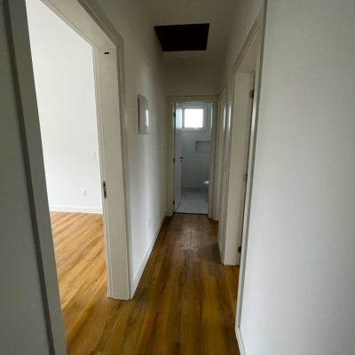 Casa Residencial com 112m², 3 quartos, 1 suíte, 2 garagens, no bairro Rio Tavares em Florianópolis
