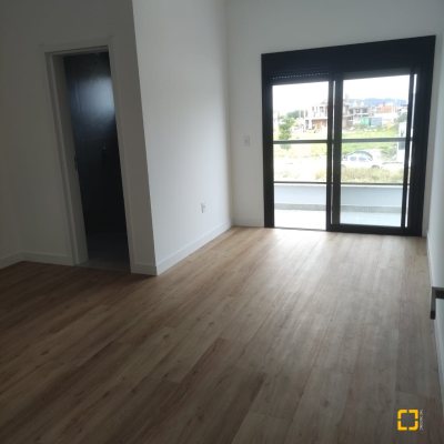 Casa Residencial com 162m², 3 quartos, 3 suítes, 2 garagens, no bairro Campeche em Florianópolis