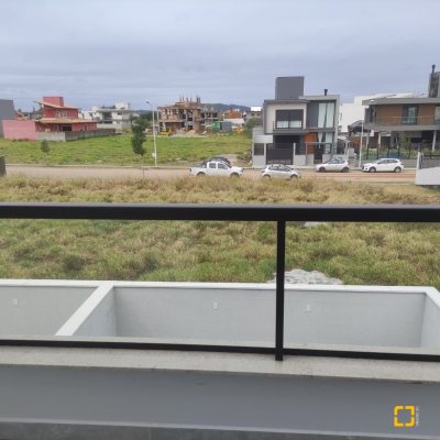 Casa Residencial com 162m², 3 quartos, 3 suítes, 2 garagens, no bairro Campeche em Florianópolis